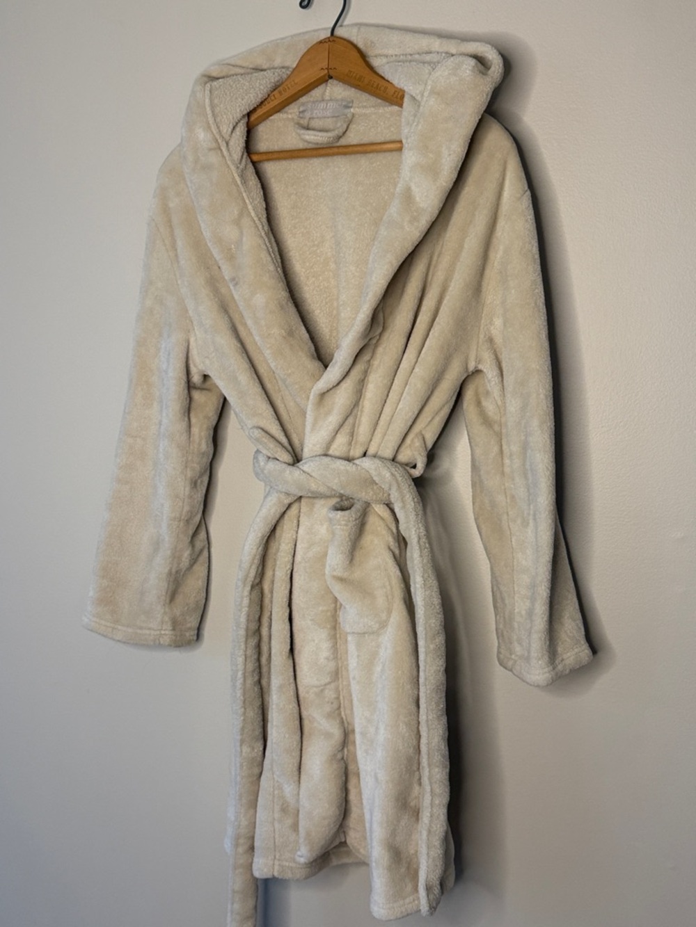 summer & rose Plush Hooded Robe in Creamy Ivory